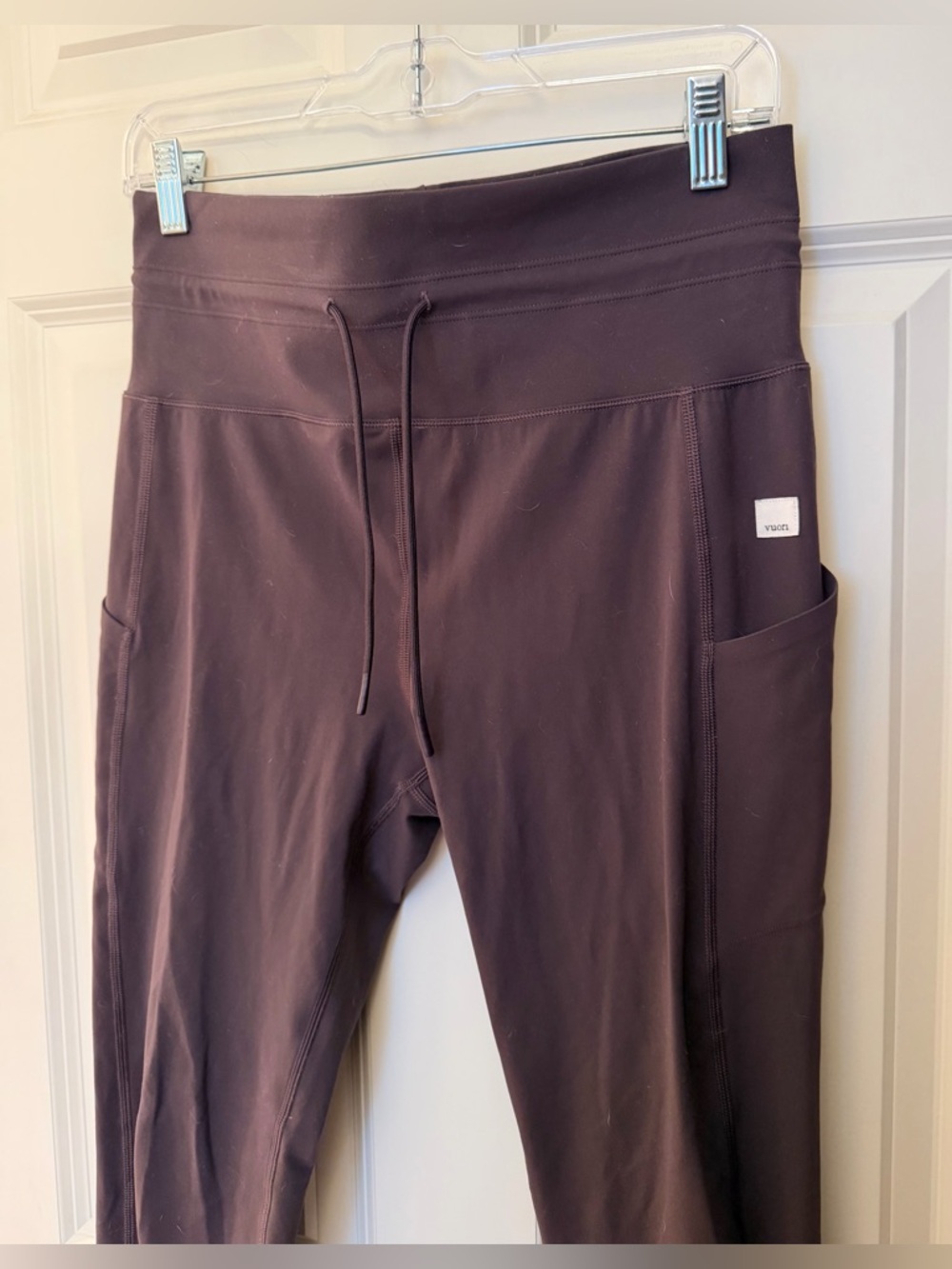 Vuori Daily Pocket Full Length Legging in Brown, Size Large - Picture 5 of 9